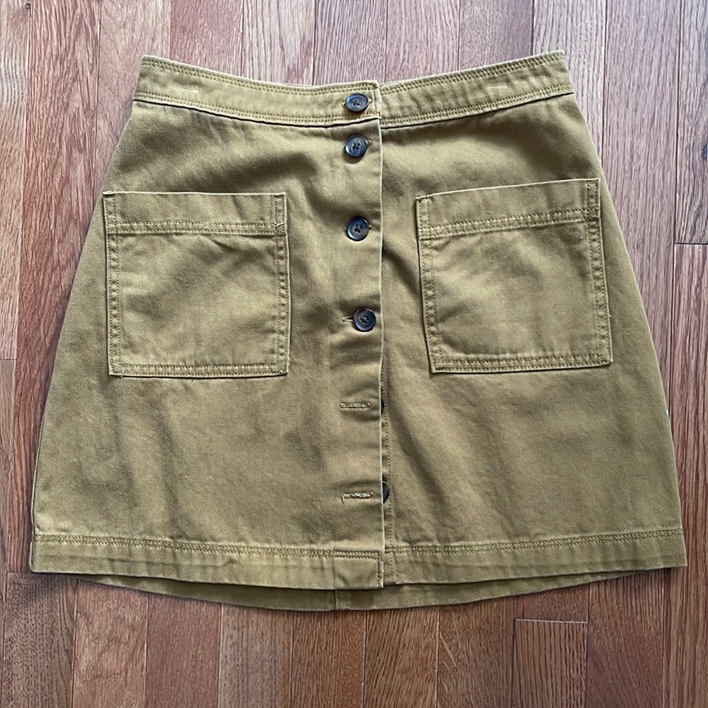 Old Navy mini skirt with pockets